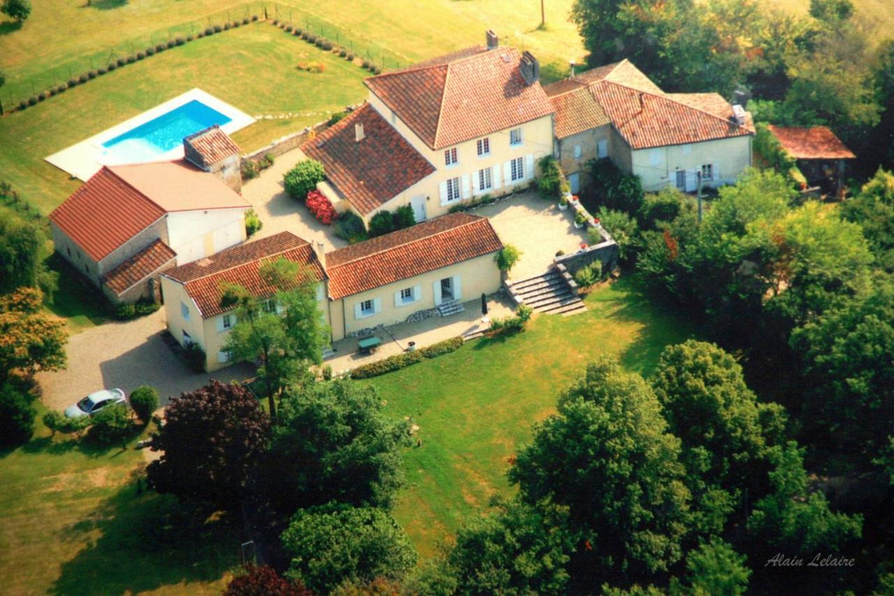 Bed and Breakfast Bois de Cadène à Saint-Pierre-de-Buzet Extérieur photo
